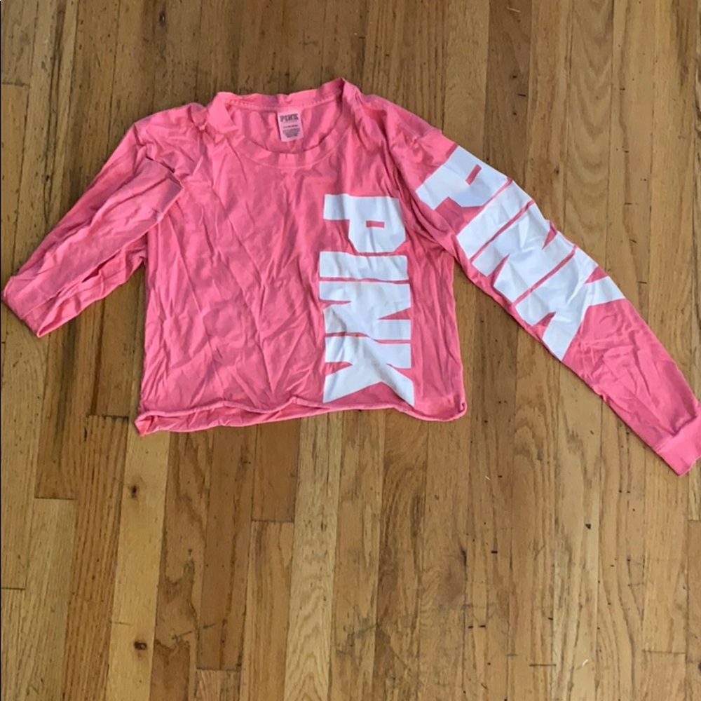 *NEVER WORN* Pink Victoria’s Secret Cropped Tee
